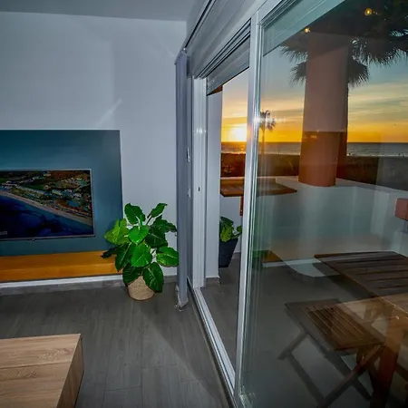 Apartasuites Royal Zahara, Maximo Confort Con Vistas Al Mar Apartament *
